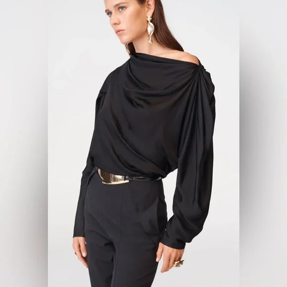 NWT. Zara Limited Edition Black Leather Belt with Large Metal Buckle. Size 30